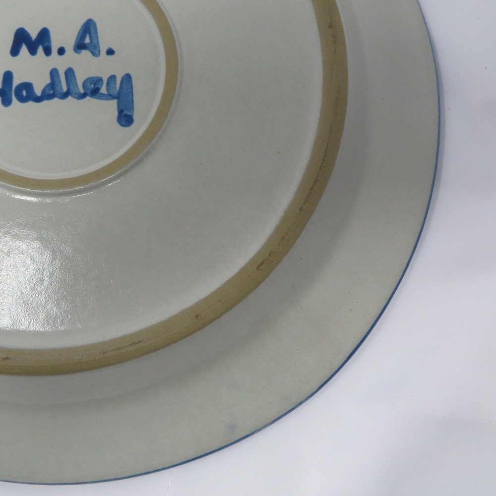 MA Hadley Pottery Blue Whale Dinner Plate Hand Painted Stoneware Nautical VTG - Picture 11 of 14